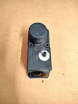 OEM ukonesera centrale vergrendelpomp VW Golf III