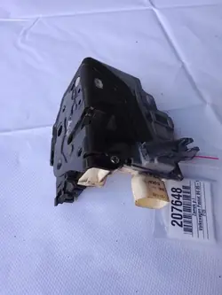 OEM 12522272 etu vasen lukko VW Passat B6:lle