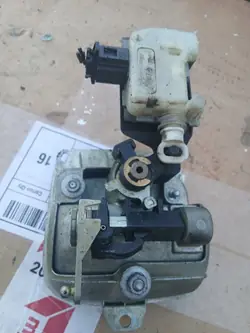 Kofferraum-Mikroschalter OEM 6L6827573 für Seat Ibiza 3