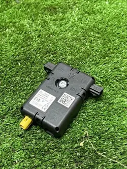 Amplificador de antena BMW OEM 92054031 - Usado