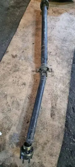 BMW 1227975 Drivaxel för 7-serie E38 2.8L