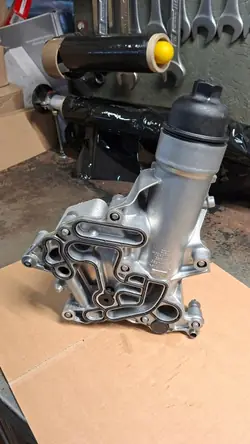 Mercedes-Benz Öljynjäähdyttimen Suodatinpohja OEM A6561804700