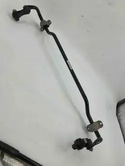 Taka stabilisaattori OEM 5Q0511305AR Cupra 1.4L:lle