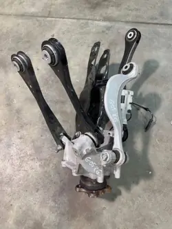 BMW X5 G05 Vasen taka ripustusvarsi OEM 6876653