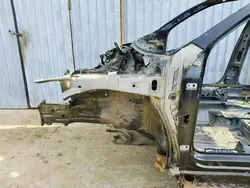 Fram vänster stänkskärm OEM 001 TIGUAN 26/04 LC9X