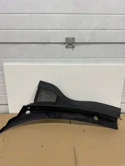 OEM 571819403 Vasen lokasuoja VW Tiguan III