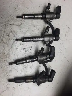 Jeu d'injecteurs Mazda 1.4 TDCI OEM 7106515 - 4 pièces