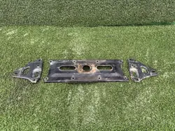 OEM 5801563495 Poikittaisjousikansi Iveco Daily Vasen