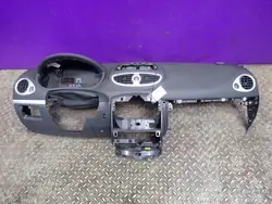 Renault Clio III instrumentpanel OEM Zawada-360374- Begagnad