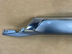 OEM CASCAS 5817A265 Moldura Portón Trasero Mitsubishi Outlander