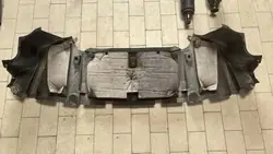 Jaguar I-Pace taka-aluskilpi OEM J9D311779A