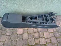 Mittkonsol armstöd OEM 8W1863241D för Audi A4 B9