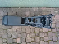Keskikonsoli käsinoja OEM 8W1863241D Audi A4 B9:lle