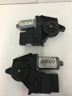 Motor de janela dianteira esquerda Passat B5 3B4837751PD