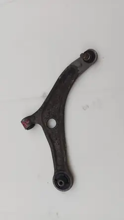 Braccio di controllo inferiore destro Hyundai i40 Lift 2015-
