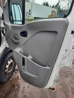 Panel de puerta delantera derecha NISSAN INTERSTAR OEM