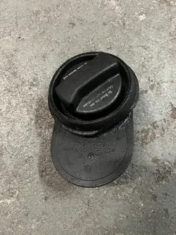 Tubo di riempimento olio VW 7M3103179