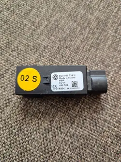 USB-pistorasia OEM 5Q0035726N Volkswagenille