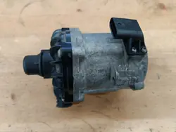 Pompe à eau supplémentaire BMW E70 E71 HYBRID S63 7584088