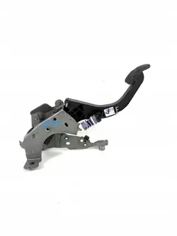 Pedal embraiagem Nissan OEM 465033762R - Usado