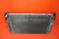 AUDI A4 B7 2.0 TDI Radiateur d'eau et AC 8E0121251L