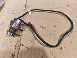 AdBlue-suutin VW AUDI SKODA 2.0 TDI OEM 04L131113J