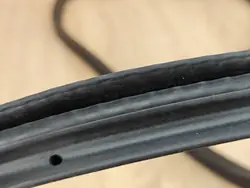 OEM 7337000 Framdörrtätning för BMW G30