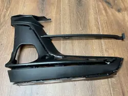 Etupuskurin ritilä vasen OEM 95B807819 Porsche Macan