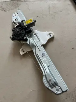 Elevador de vidro traseiro esquerdo Hyundai Kona 83401-J9000