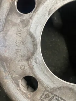 OEM 0004212112 Tuuletetut jarrupalat Mercedes W205:lle