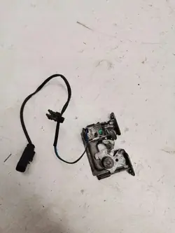 BMW X5 F15 2015 Konepellin lukko OEM 967082 - Käytetty