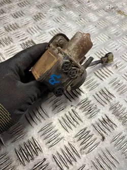 MB664381 Achterasvergrendeling compressor Mitsubishi Pajero