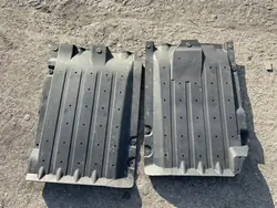 OEM 84147-F1500 rechter onderbodenschild - Gebruikt