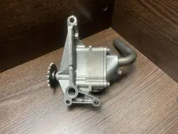 Oliepomp OEM 6111810201 voor Mercedes-Benz E W211