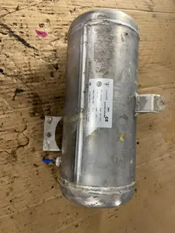 VW Touareg 5.0 TDI ilmaisjousitus säiliö OEM 7l0616202a
