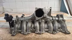Coletor admissão VW Passat B6 2.0L OEM 03G129713H