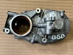 Skoda Octavia Mk2 (1Z) 2009 Kamkedjefodral OEM 06F103530H