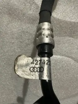Conduite de retour Audi R8 OEM 427422857G - Occasion
