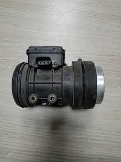 Capteur de débit d'air Mazda 626 E5T51071
