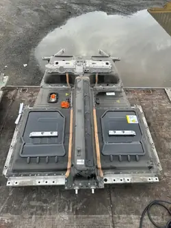 Volvo 32290432 Akku - 78Ah, Vasen + napa