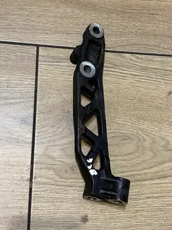 Kiinnitystuki OEM 21916757 Renaultille, Volvolle