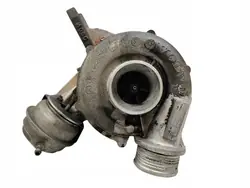 Turboahdin OEM 8689592 Volvo D5 2.4L Moottori