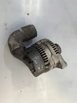 AUDI A8 D2 4.2 Vaihtovirtageneraattori 077903015e
