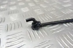 Toyota konepellituki OEM 53440K0010 Yaris Hybridille