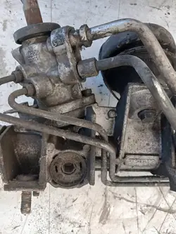 Volvo OE 6820000015 Ohjaustehostin