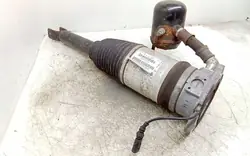 Höger bakluftdämpare AUDI 4E0616001N