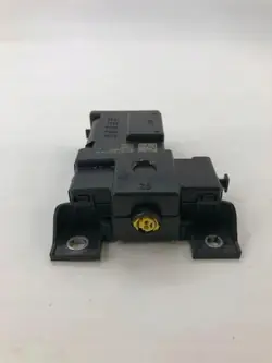 Relé bateria Mercedes-Benz EQE OEM A2975400441