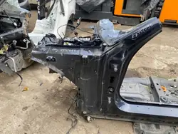 Aleta delantera izquierda BMW 7 2017 OEM 212586