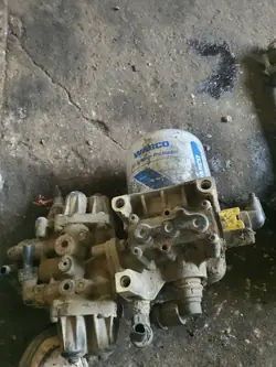 Soupape de sécheur d'air OEM 4324260010 Iveco Stralis