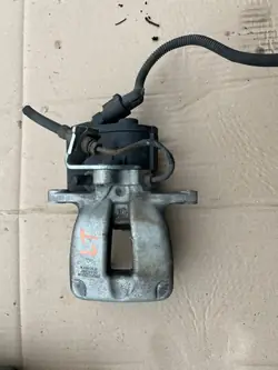 Pinça de travão traseira esquerda OEM JBC0330 VW Passat B6